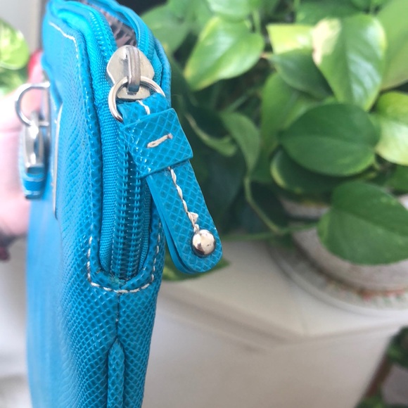 NINE WEST BLUE TABLET CASE - Picture 4 of 6